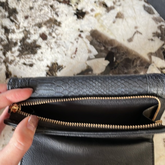 Faux leather wallet - Picture 3 of 3